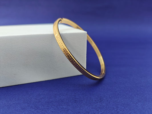 ADULT MINIMAL GOLD BRACELET X