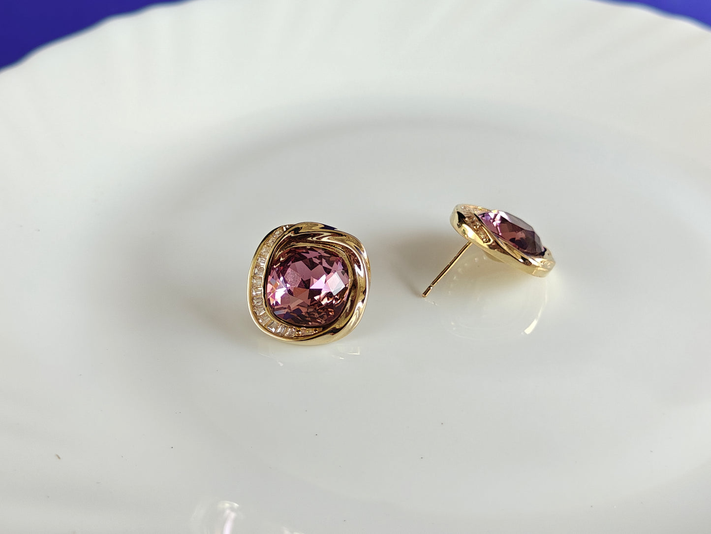 GOLD EARRING   Y19