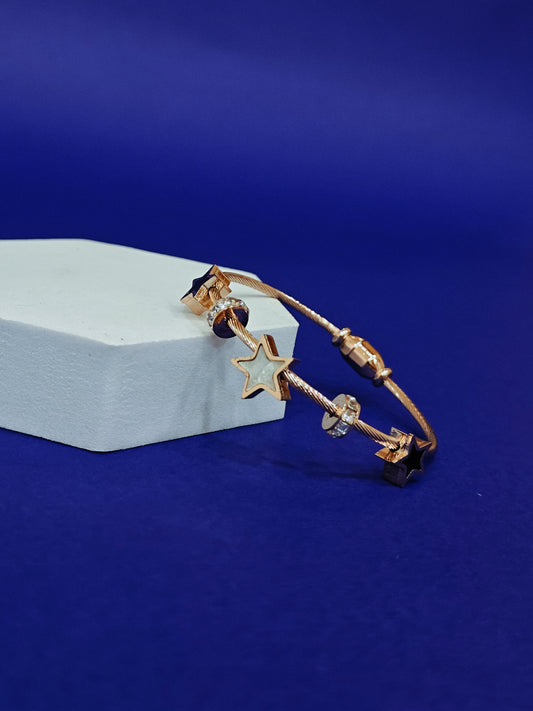 KIDS GOLD BRACELET ..