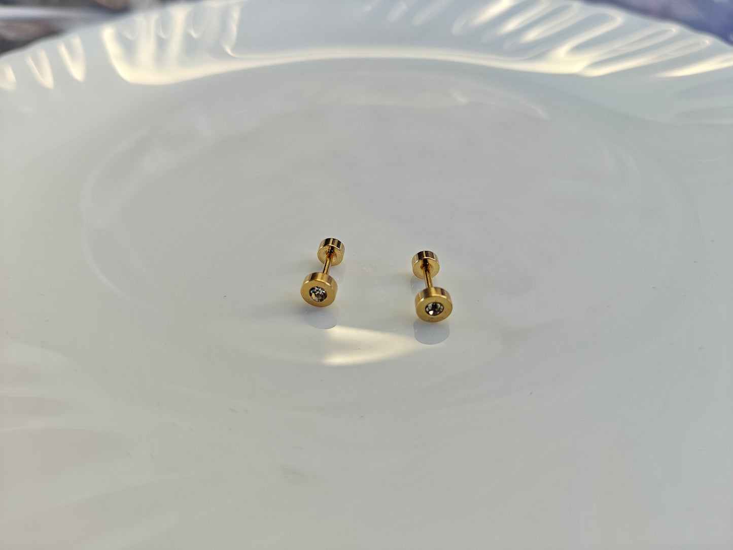 SCREW TYPE GOLD EARRINGS ANTI TARNISH AS 4.
