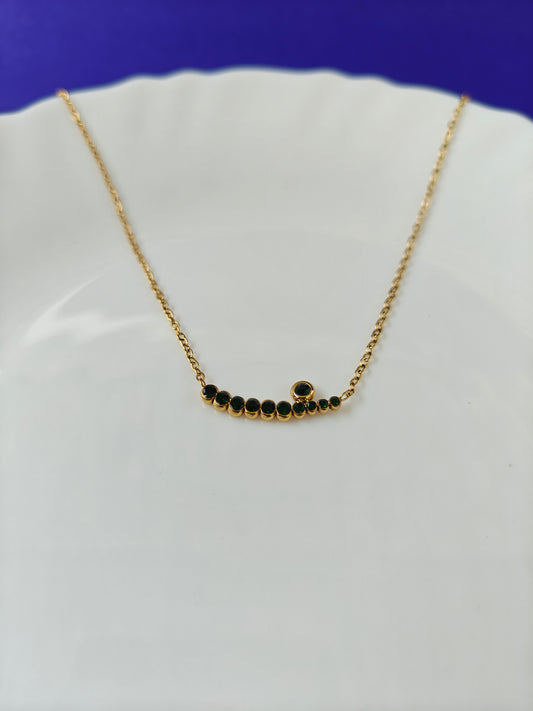 GOLD CHAIN GREEN STONE D8 S12