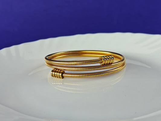 GOLD  BRACELET