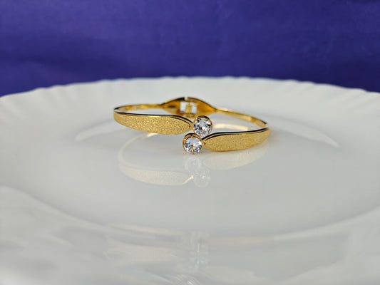 GOLD  BRACELET