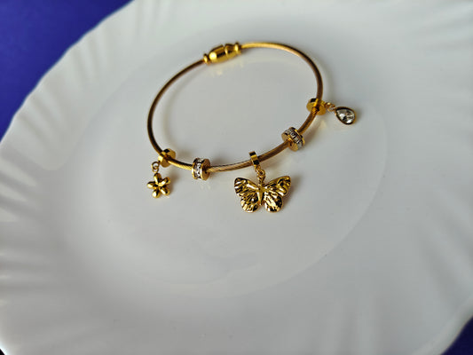 GOLD  BRACELET