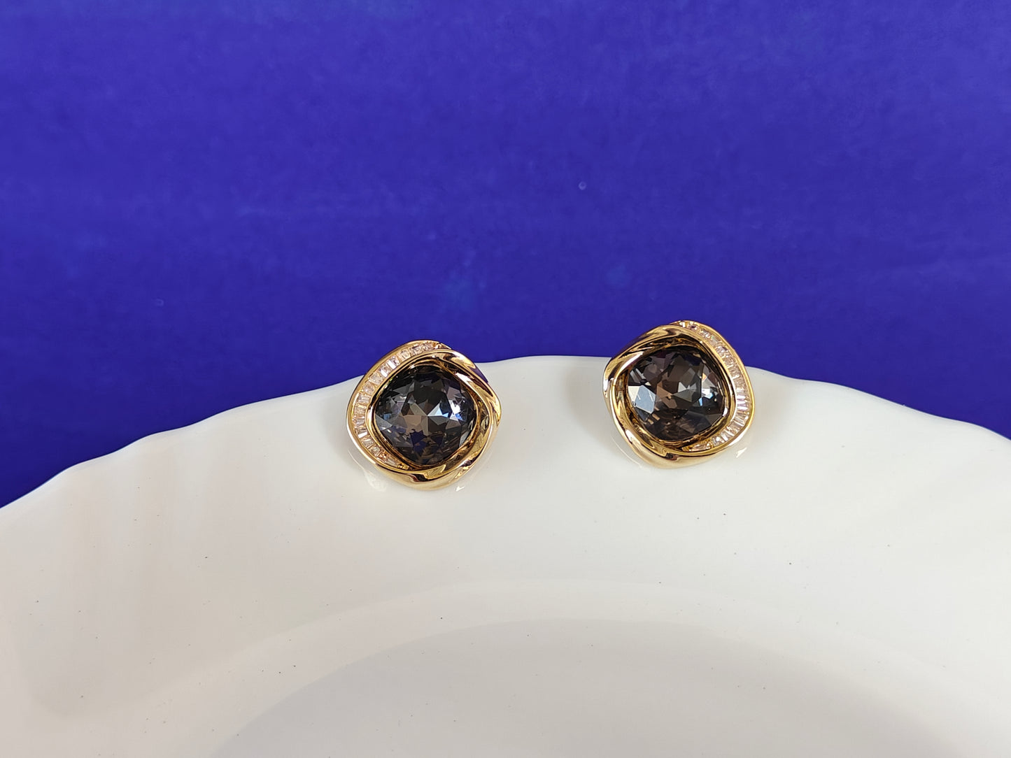 GOLD EARRING   Y19