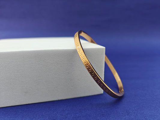 ADULT MINIMAL GOLD BRACELET X