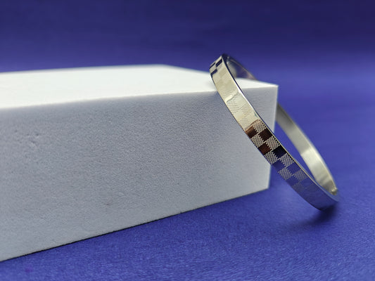 ADULT MINIMAL SILVER BRACELET X