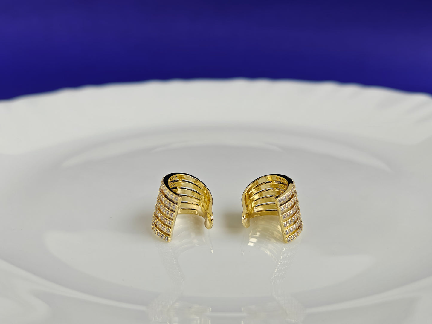 GOLD EAR CUFF D Z3