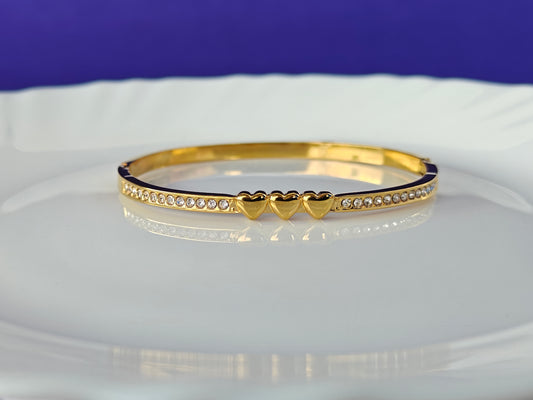 GOLD  BRACELET