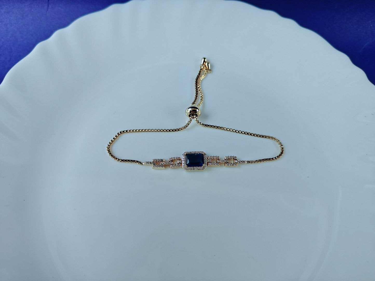 ADJUSTABLE  Gold  CHAIN BRACELET J    A2 xx