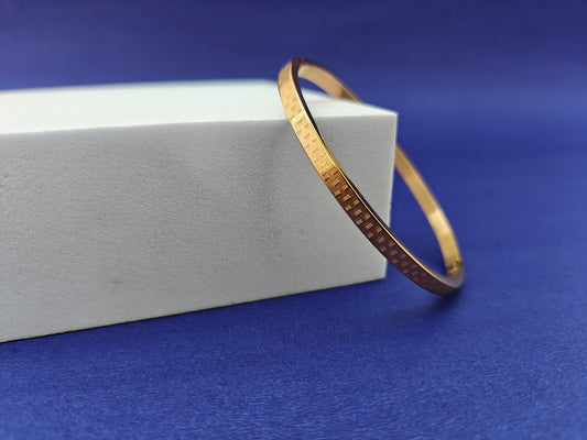 ADULT MINIMAL GOLD BRACELET X