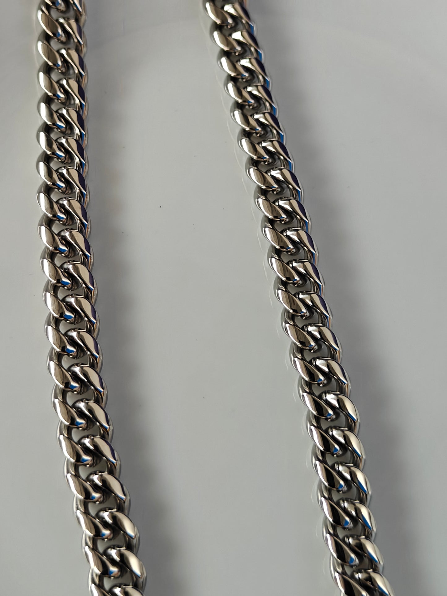 UNISEX SILVER CHAIN