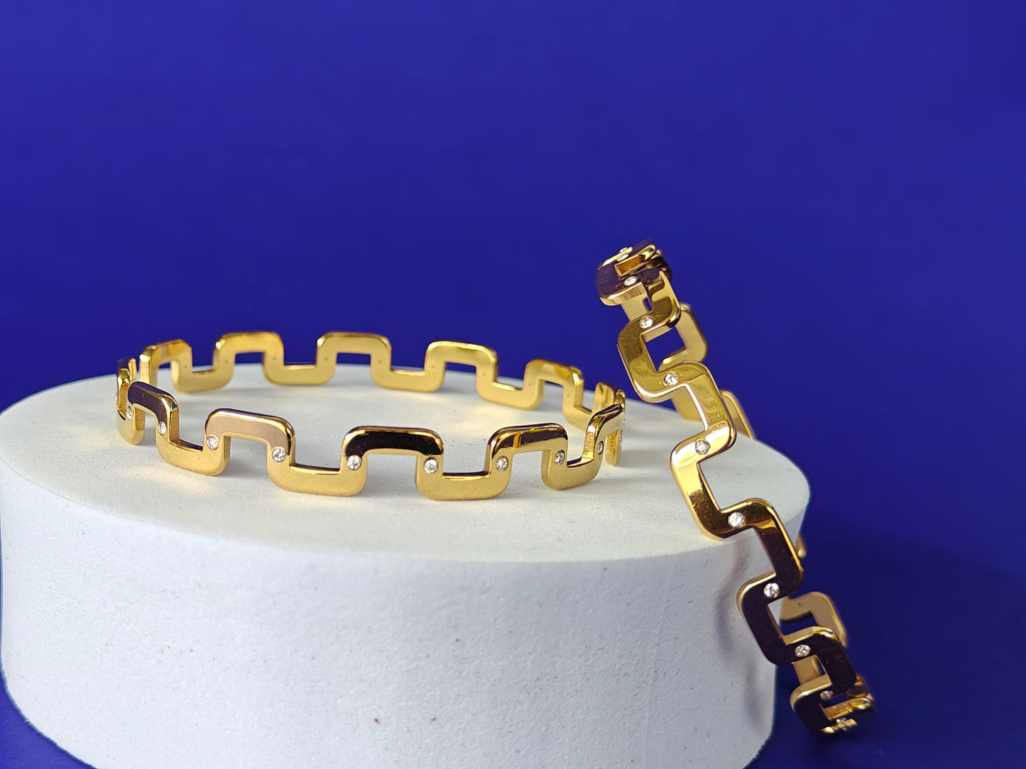 18K PLATED GOLD BANGLE PAIR