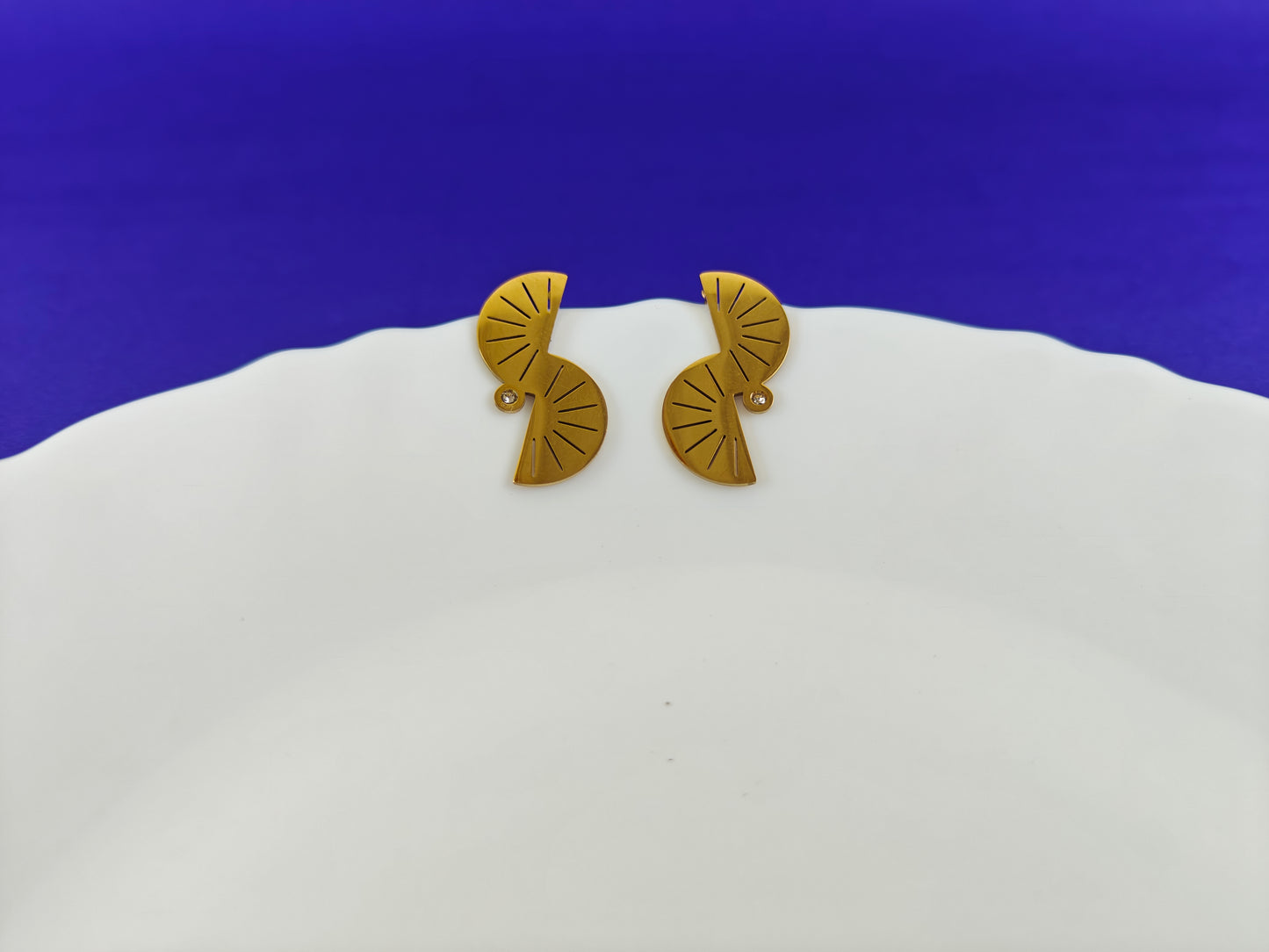 GOLD EARRING  8K T7 X