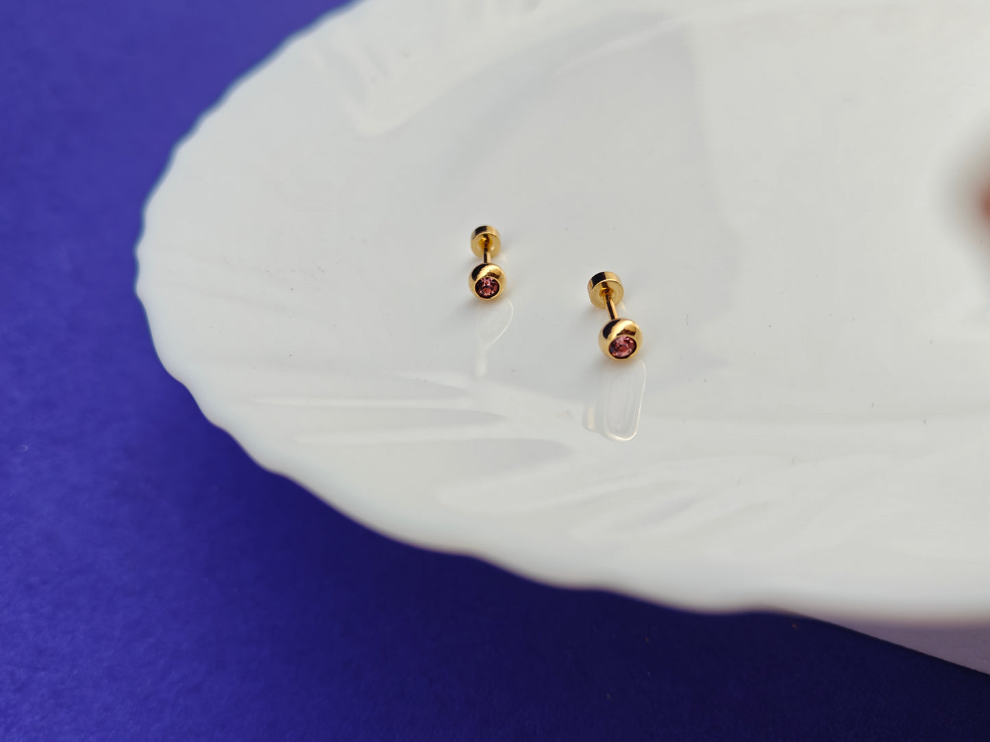 SCREW TYPE EARRINGS ANTI TARNISH AS 6