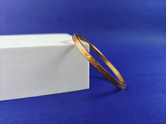 ADULT MINIMAL GOLD BRACELET y