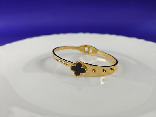 GOLD  BRACELET X