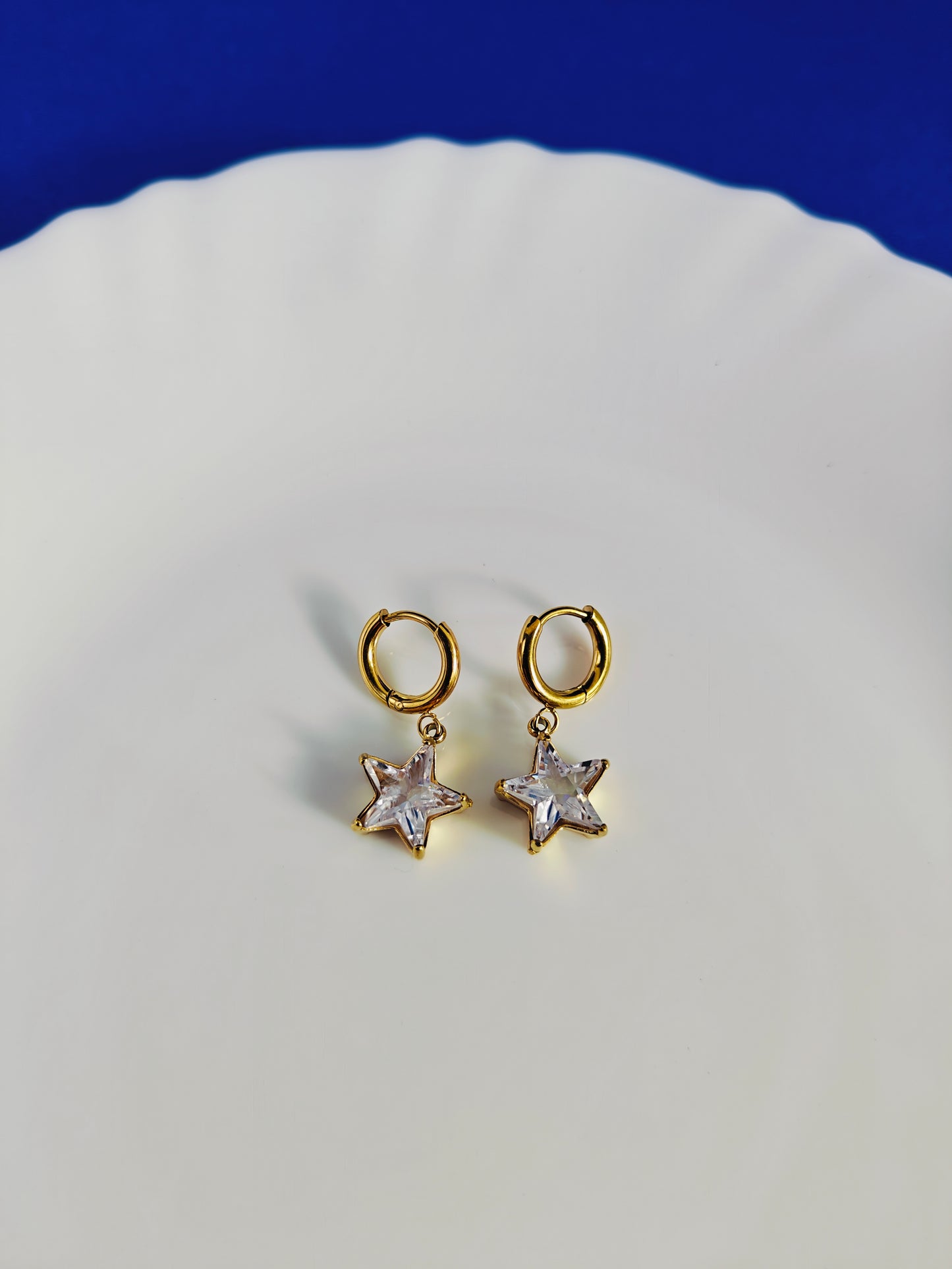 GOLD EARRING  7Q T7 X