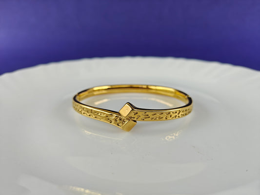 GOLD BRACELET X