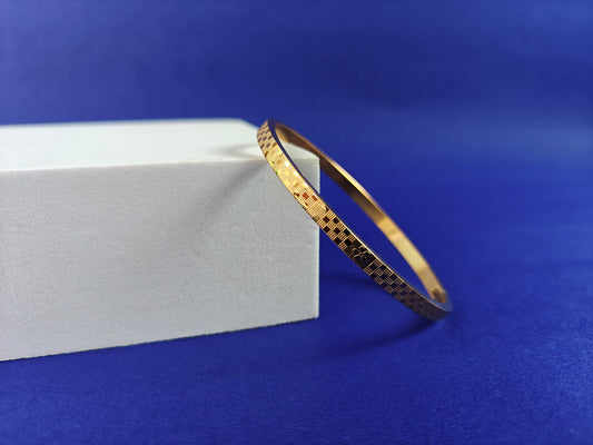 ADULT MINIMAL GOLD BRACELET y