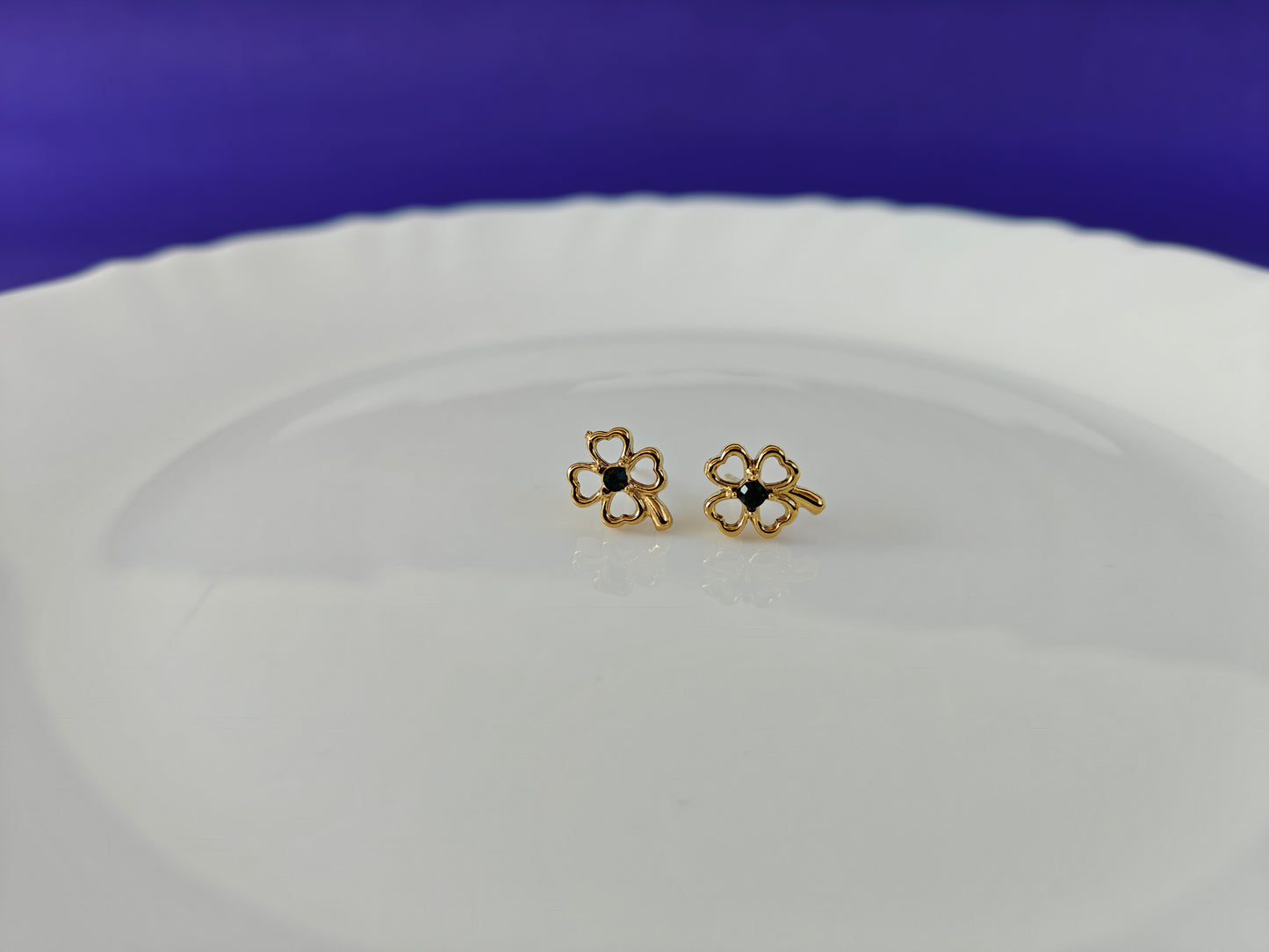 GOLD EARRING  8V T7 X