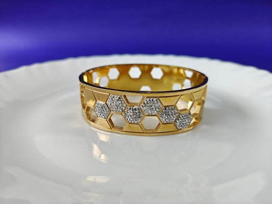 GOLD BRACELET
