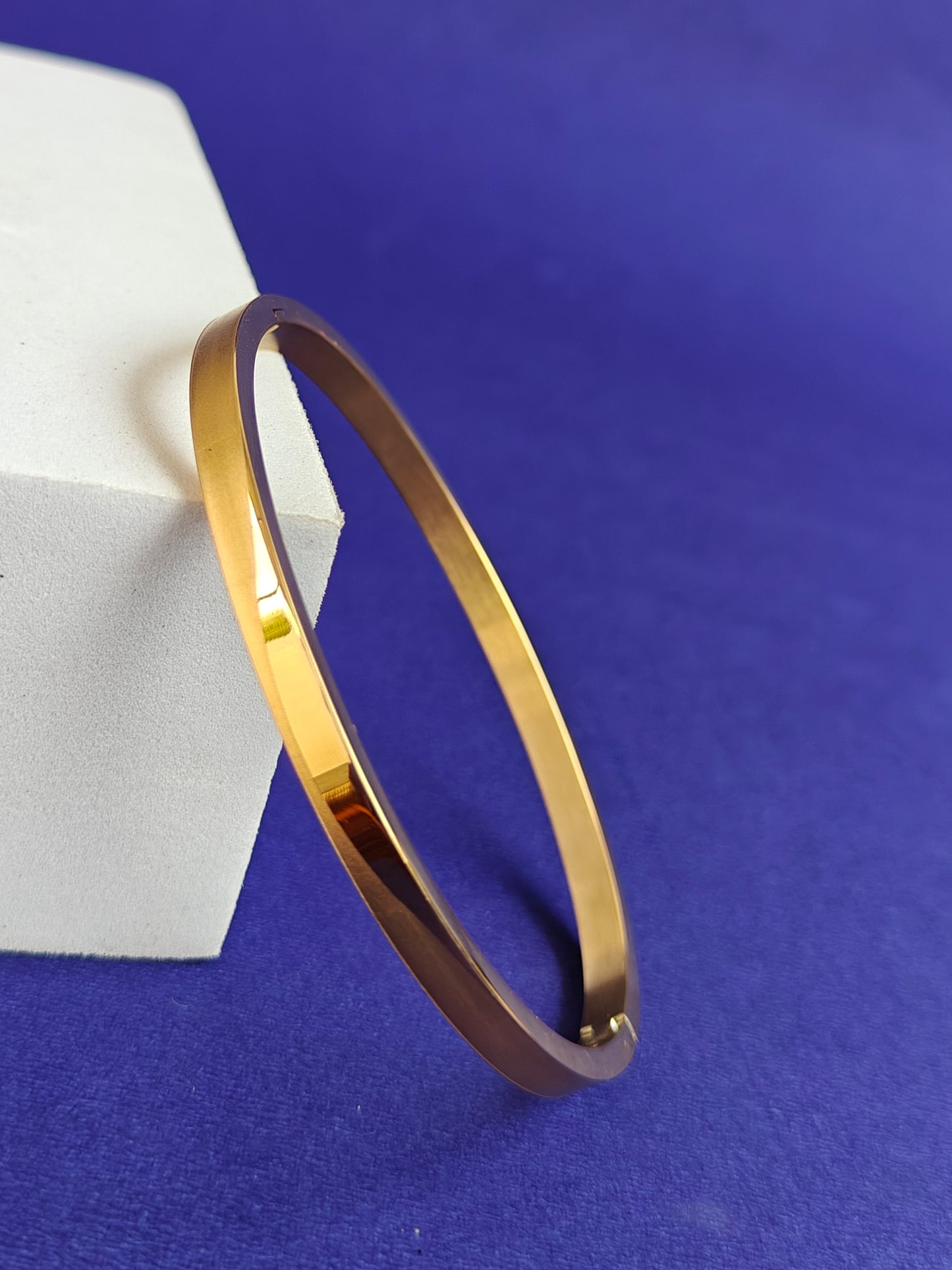 ADULT  GOLD BRACELET