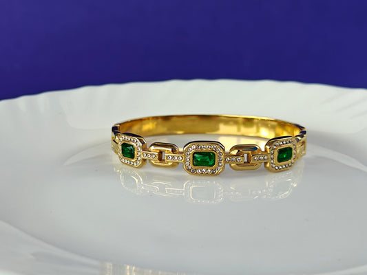 GOLD  BRACELET