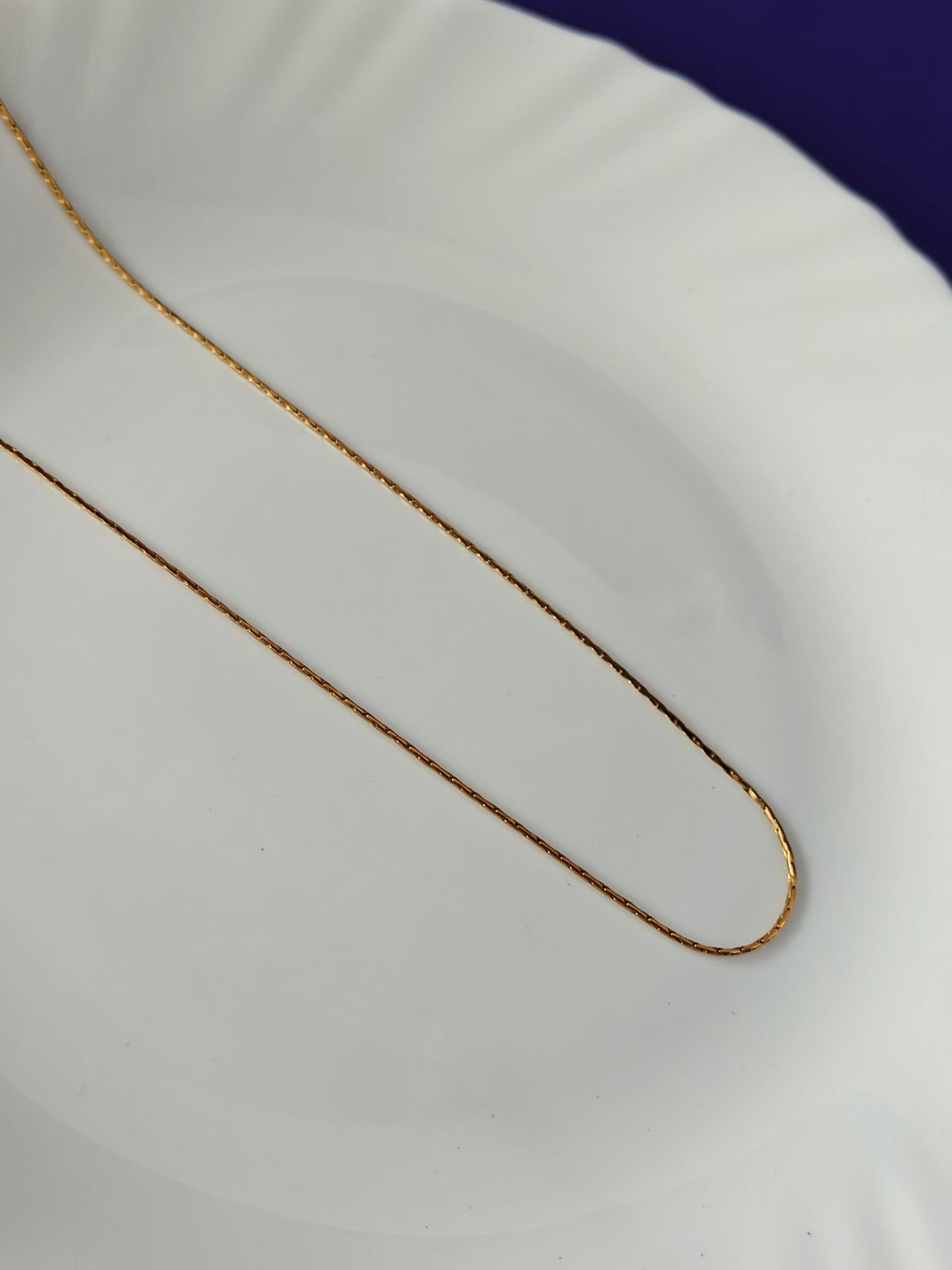 UNISEX GOLD CHAIN