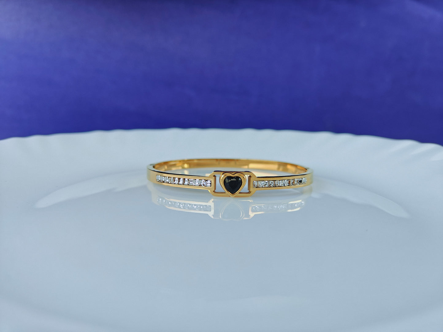 GOLD  BRACELET BLACK STONE