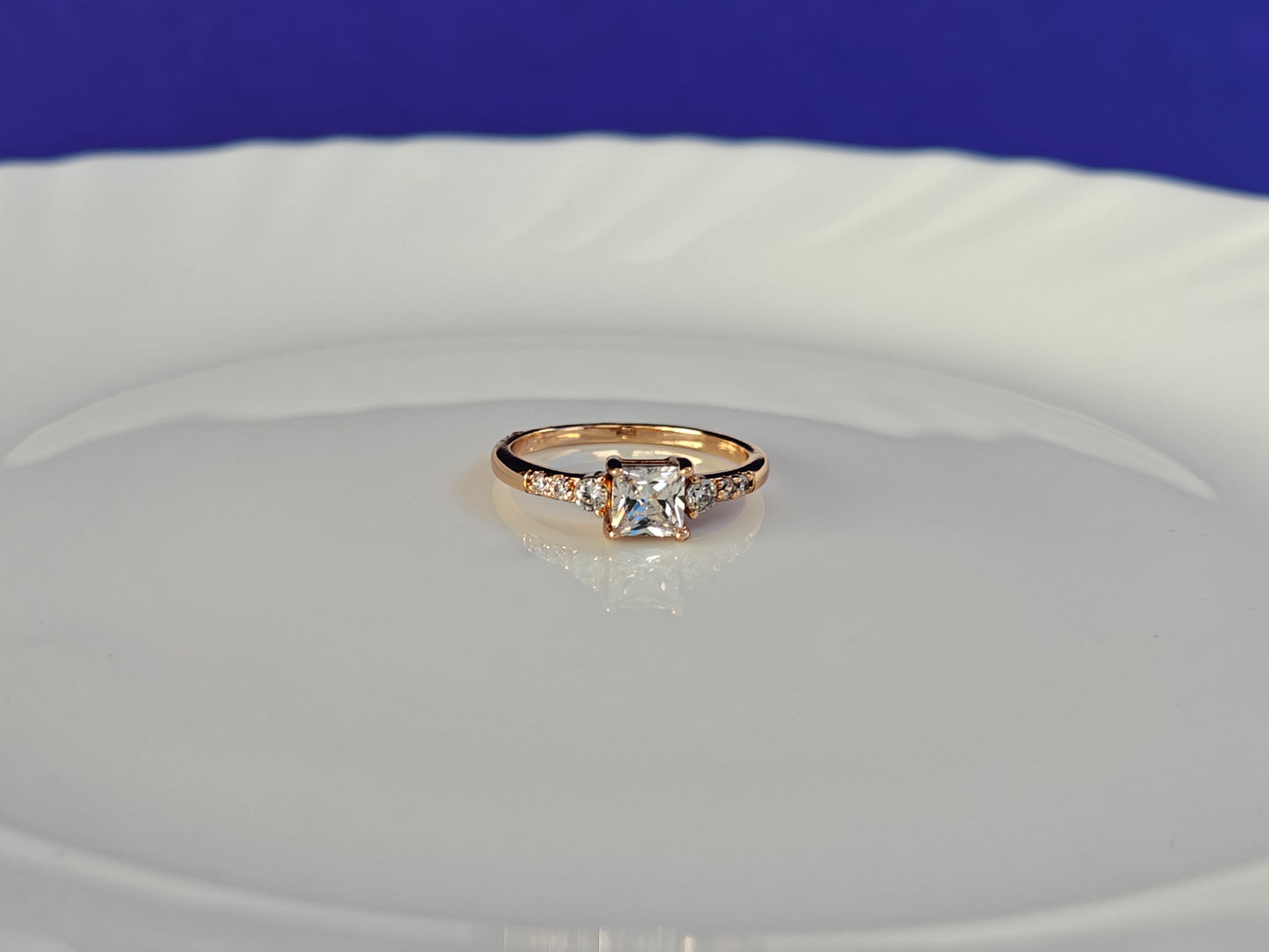 ROSEGOLD RING ..