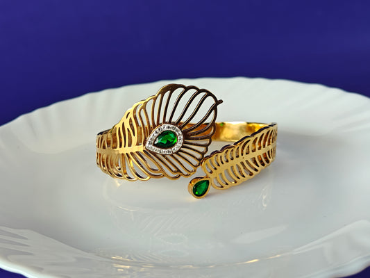 GOLD  BRACELET