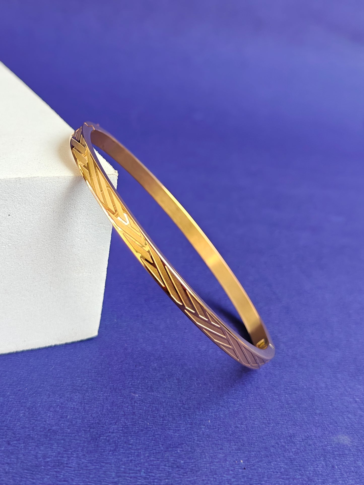 ADULT  GOLD BRACELET