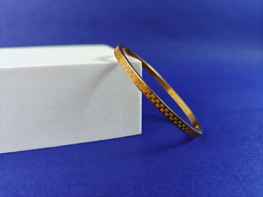 ADULT MINIMAL GOLD BRACELET y