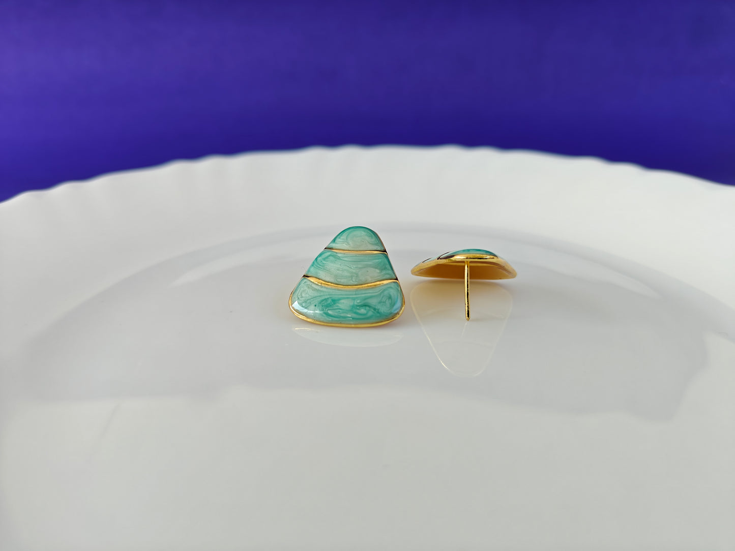 GOLD EARRING  8N T7 X