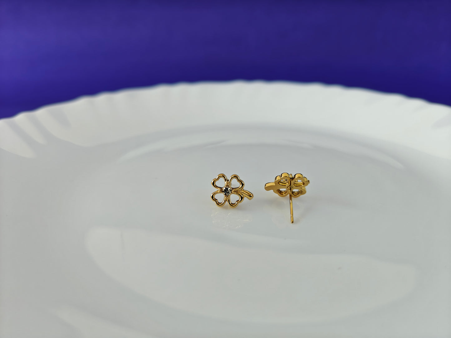 GOLD EARRING  8U T7 X