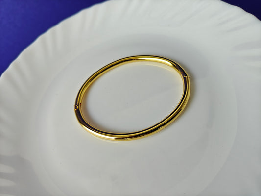 GOLD  BRACELET