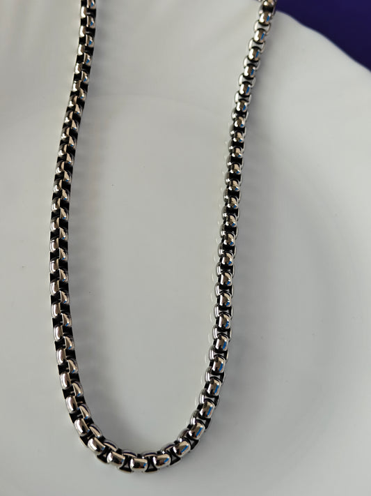 UNISEX SILVER CHAIN