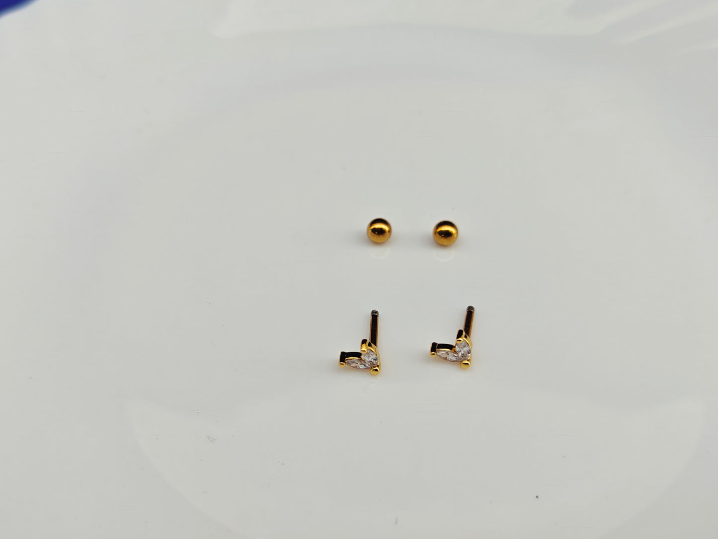 SCREW TYPE EARRINGS ANTI TARNISH AS 3
