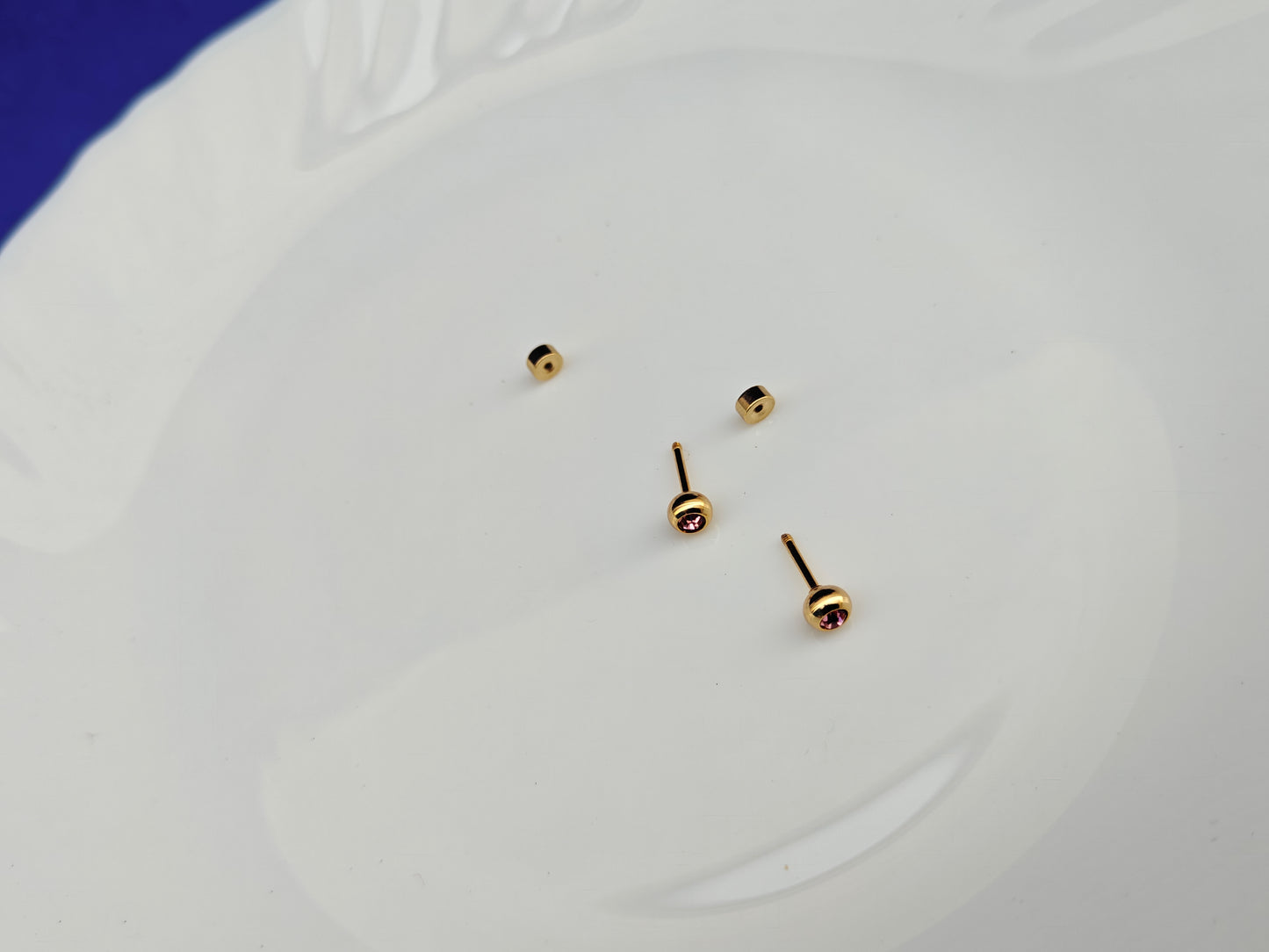 SCREW TYPE EARRINGS ANTI TARNISH AS 6
