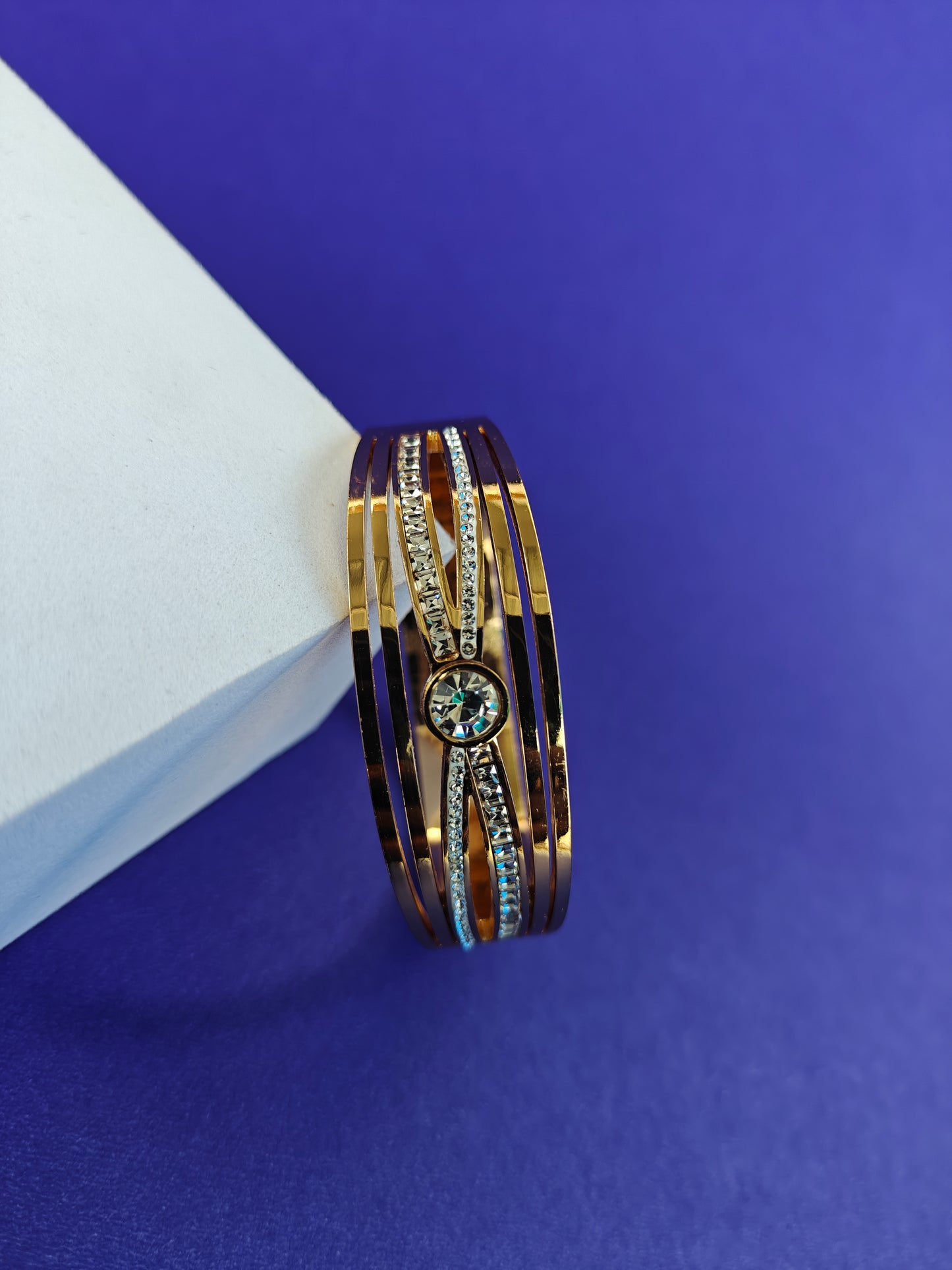 KIDS GOLD BRACELET ..