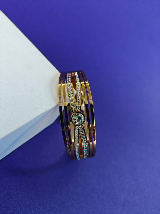 KIDS GOLD BRACELET ..