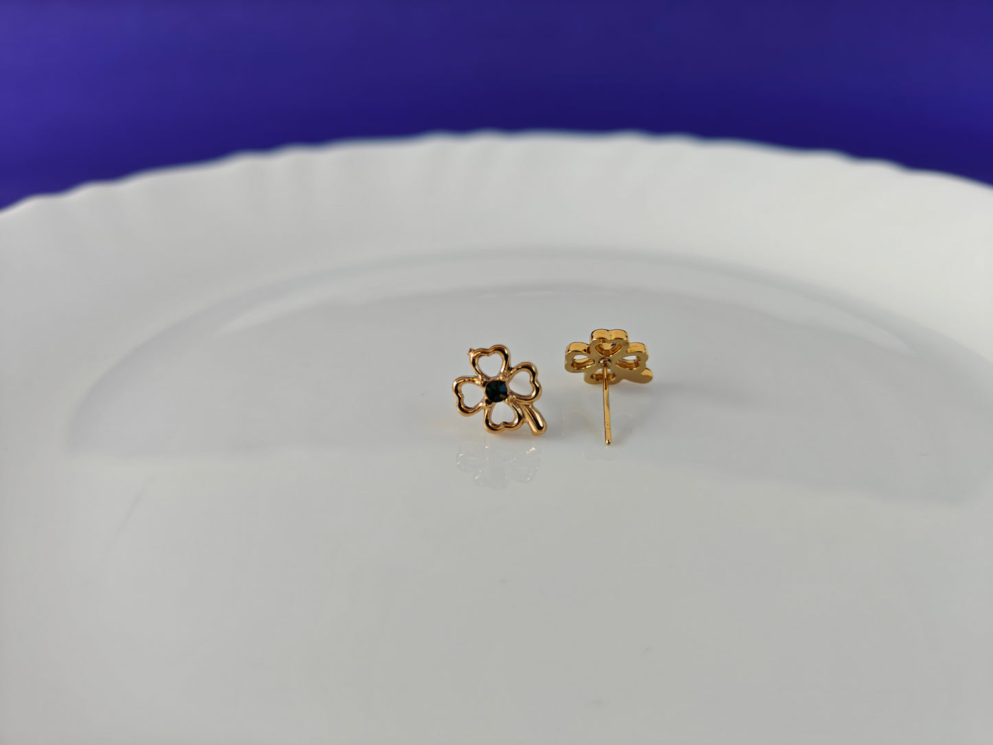 GOLD EARRING  8V T7 X