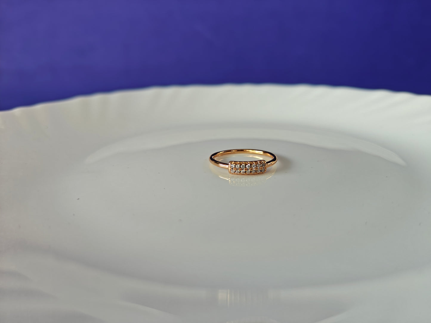 GOLD RING ..