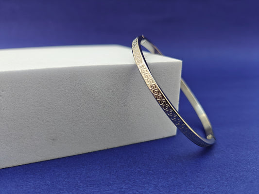 ADULT MINIMAL SILVER BRACELET X
