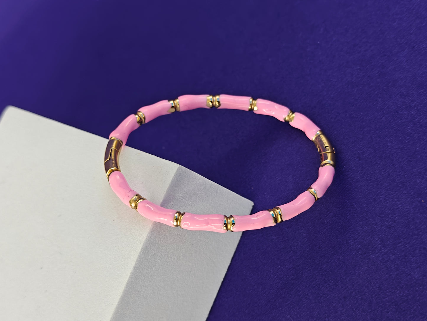 GOLD  BRACELET