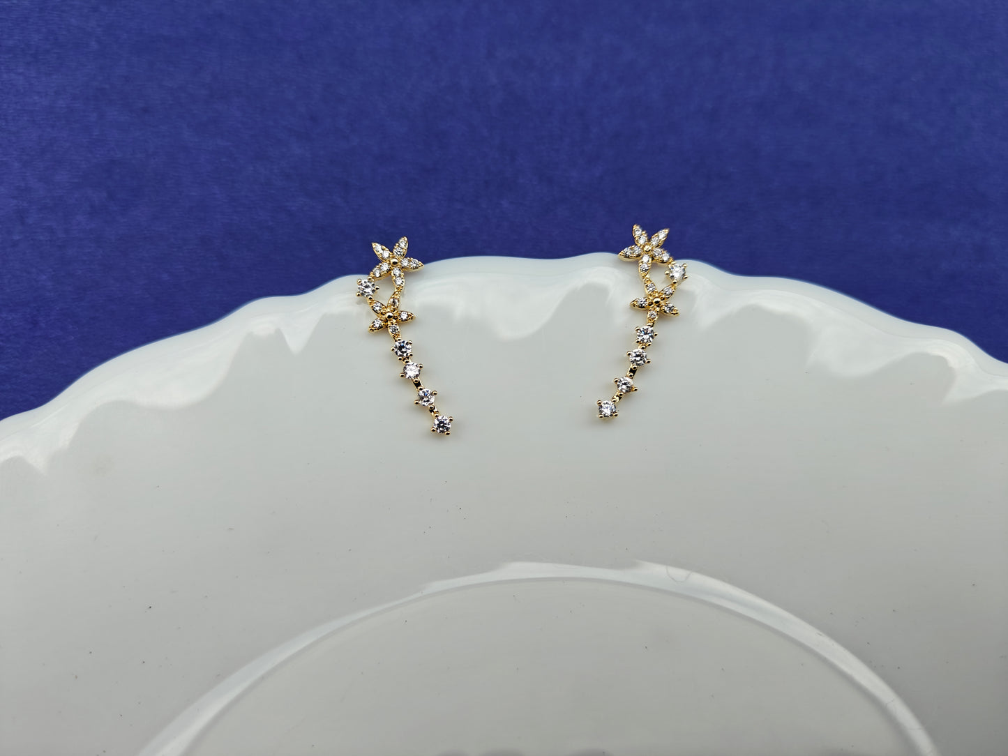 GOLD  EAR CUFF C1 Z2