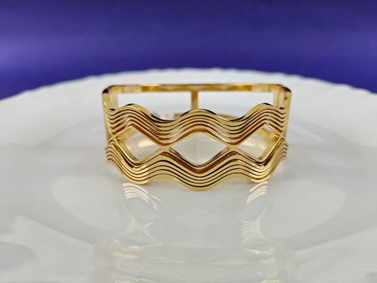 GOLD  BRACELET X
