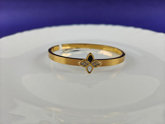 GOLD  BRACELET X
