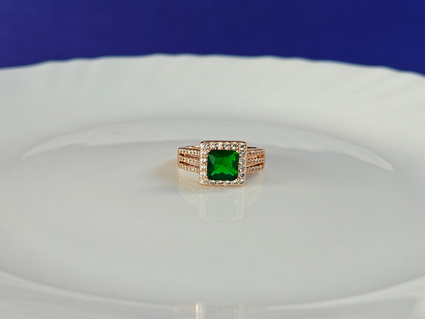 ROSEGOLD RING ..
